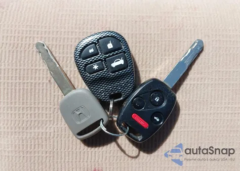 2006 Honda Accord 2.4 Lx z USA, uszkodzony, nr VIN JHMCM56426C000435